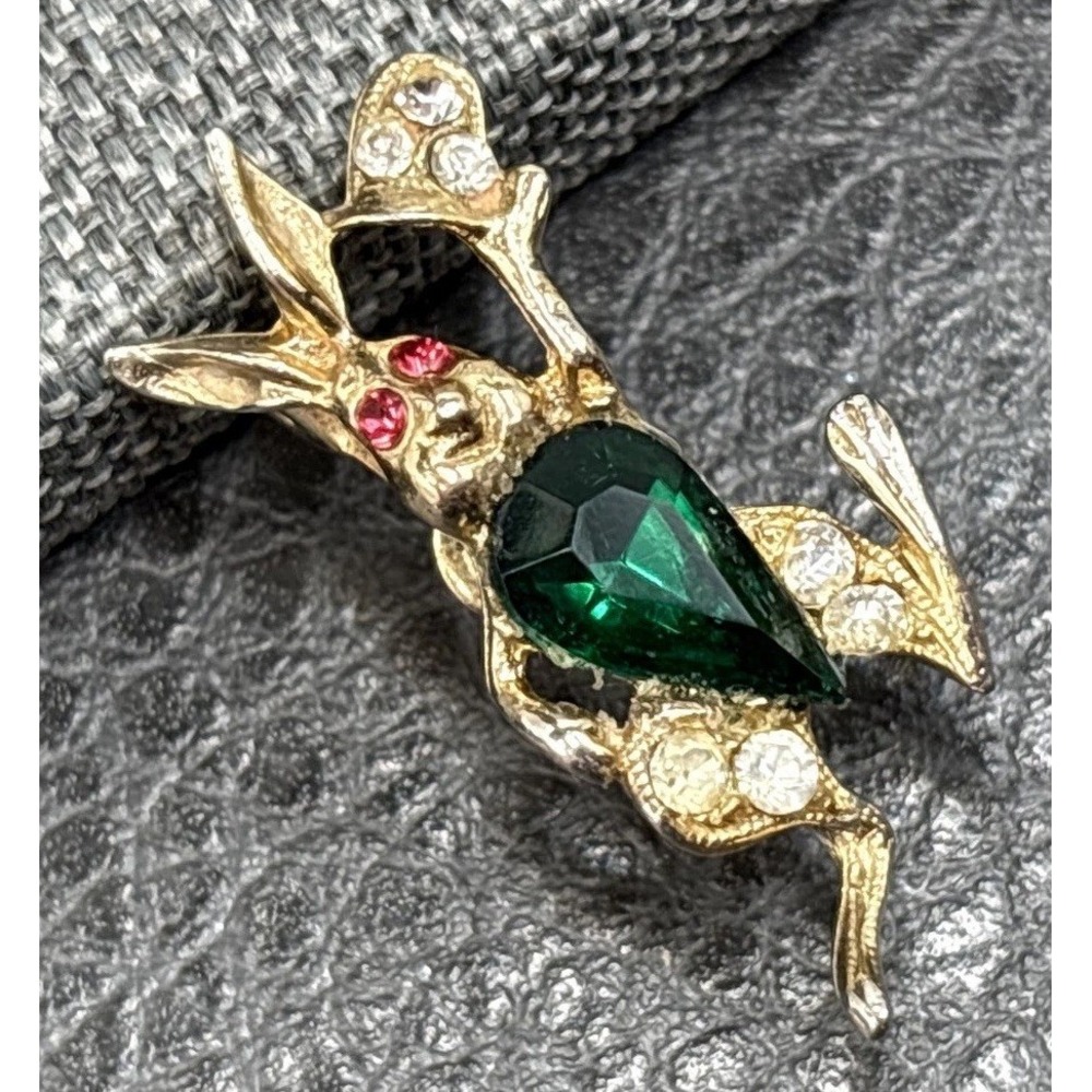 Vintage Small Figural Bunny Rabbit Green Crystal Red Rhinestone Pin Gold Tone